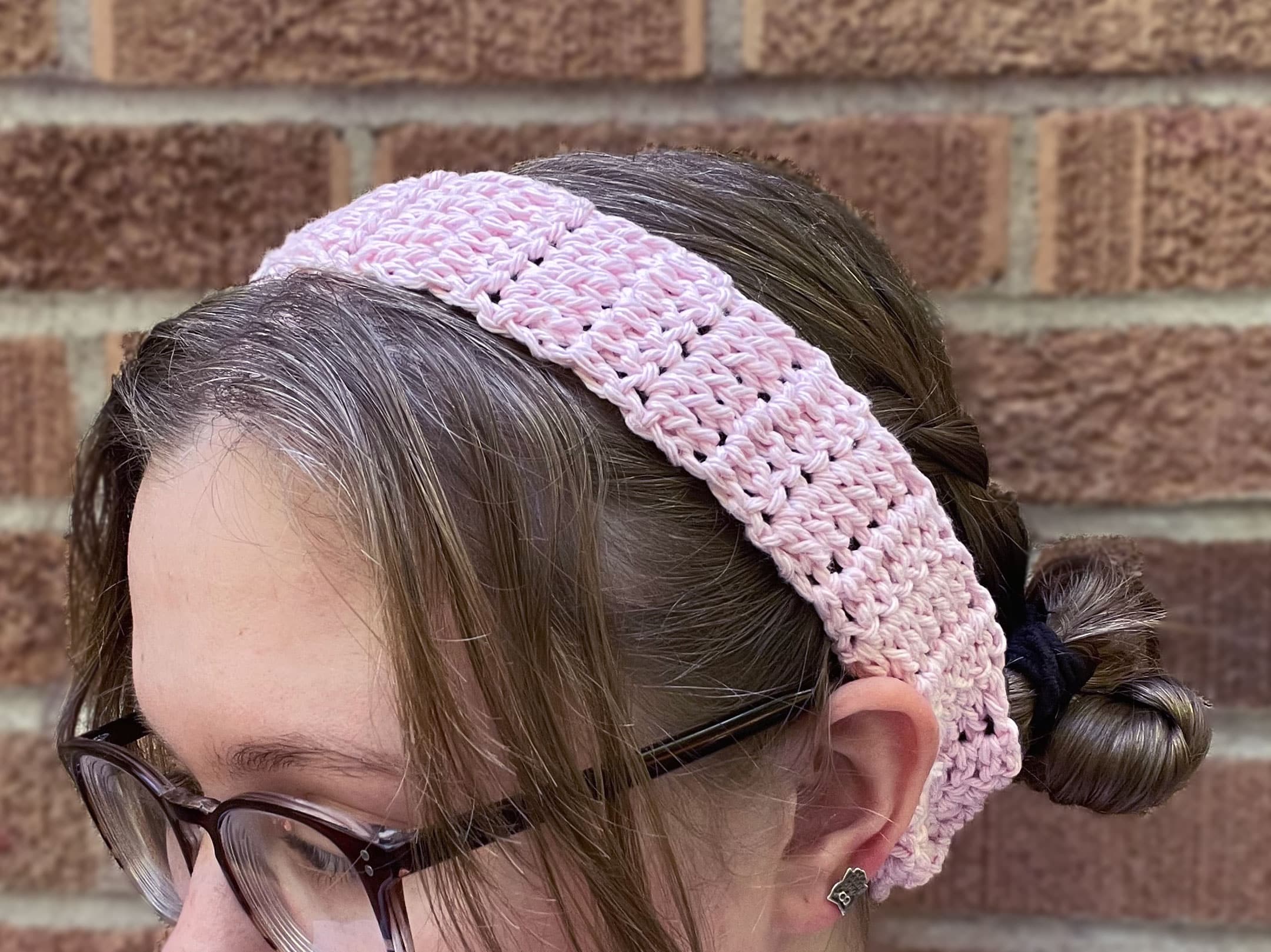 simple headband side view zoomed in